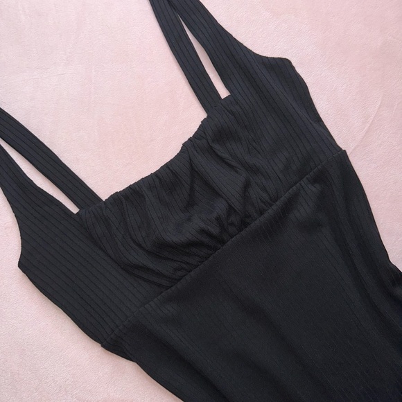 BLACK KNIT TANK DRESS W/ RUCHED BUST · SIZE M - Picture 4 of 4